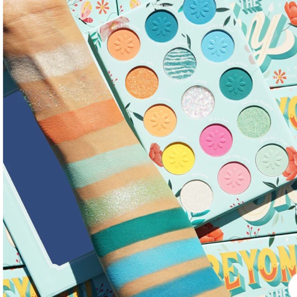 Beyond the Sky Kara Duo Eyeshadow Makeup Palette